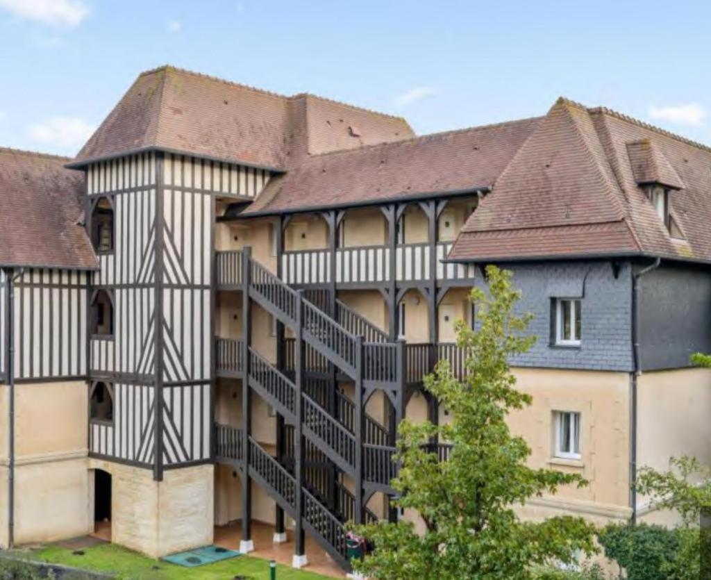 Le Cosy Residence Du Golf Deauville Exterior foto